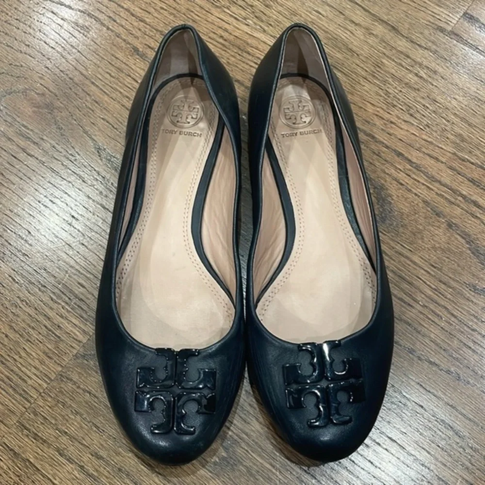 Tory Burch Black Leather Raphael Logo Ballet Flats Sz 8.5 Like New